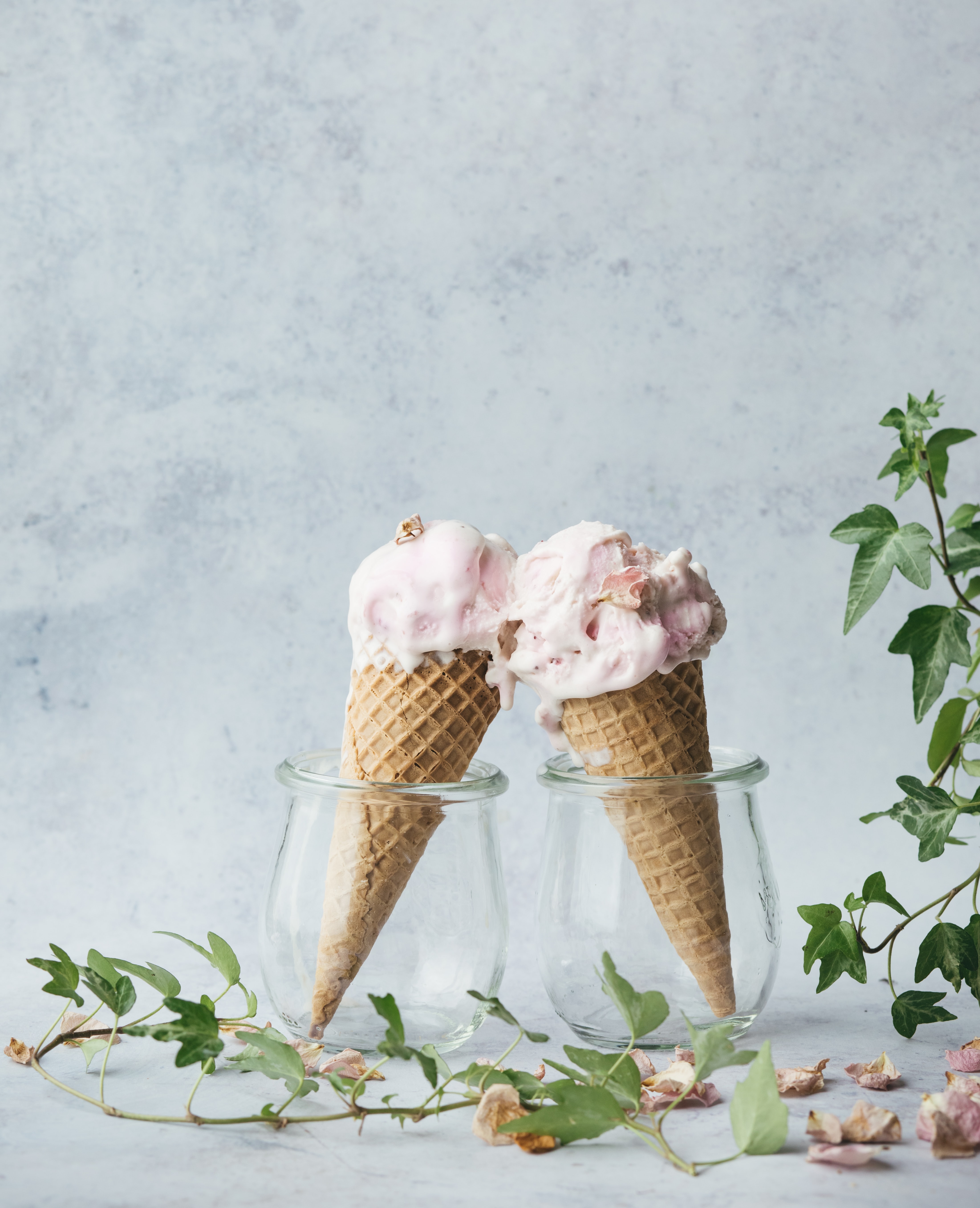 strawberry yogurt cones